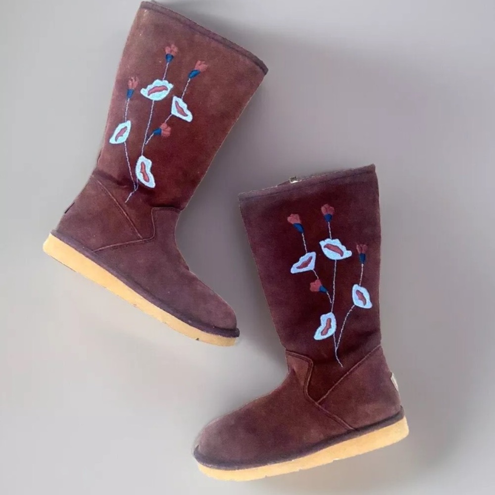 UGG *AUSTRALIA* Embroidered Floral Tall Boots Purple Eggplant SZ 5 Juliette‎ Zip